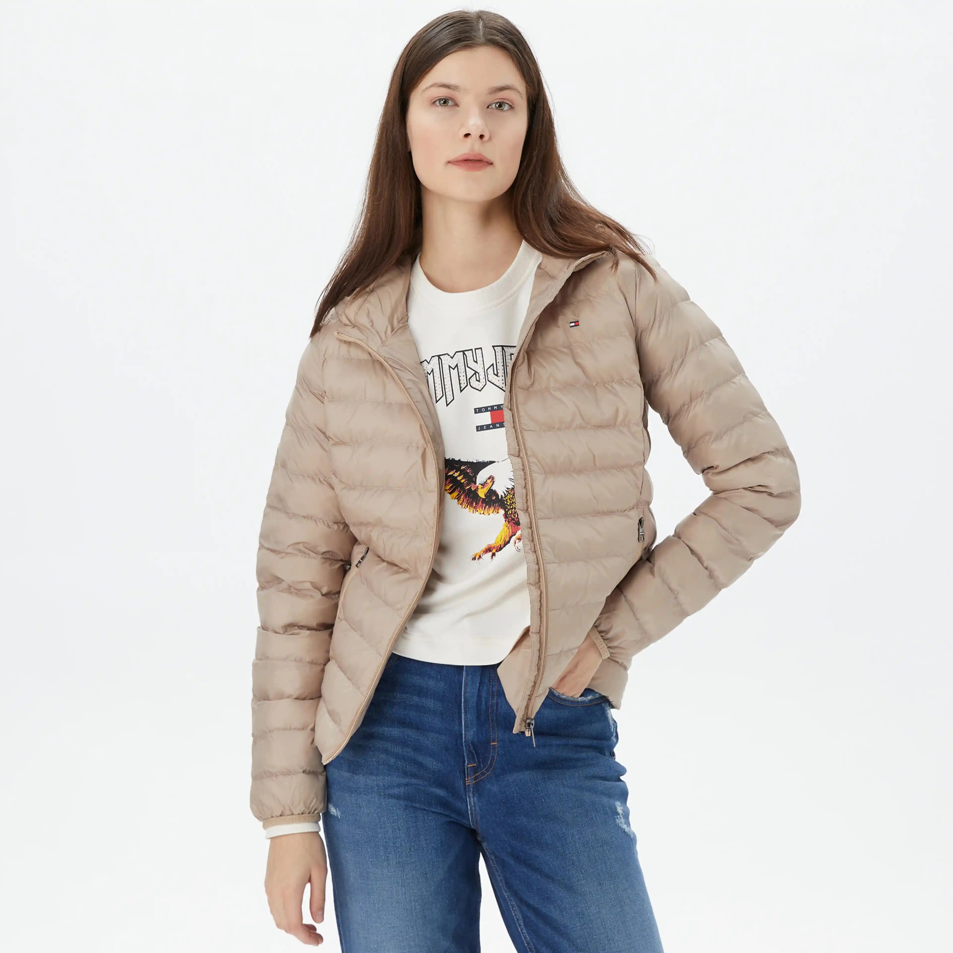 Kadın Modasında Şıklığın Simgesi Tommy Kadın Ceketleri Güncel Trendler ve Seçim İpuçları