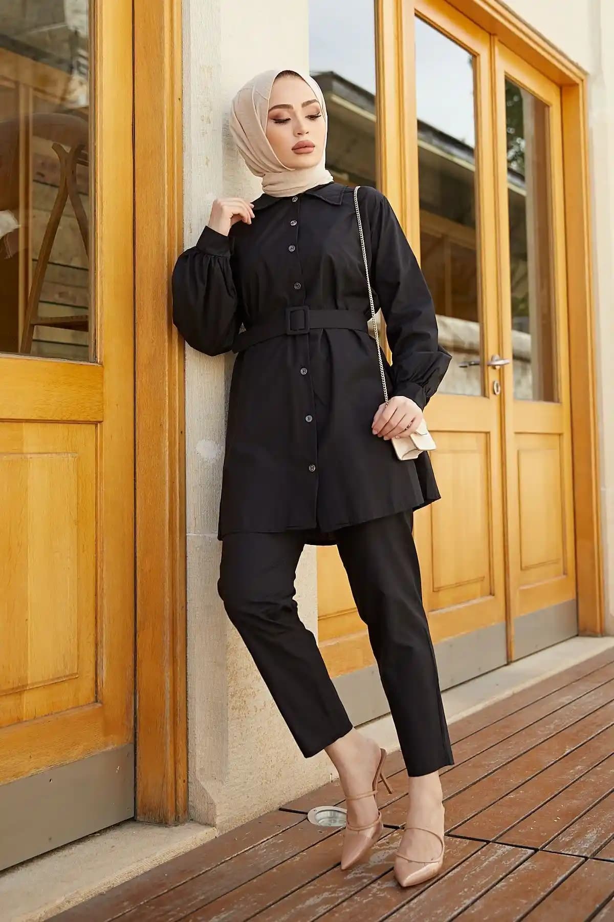 Kadınlar İçin Şık Takımlar: Moda Trendleri, Seçim İpuçları ve Güncel Stil Önerileri