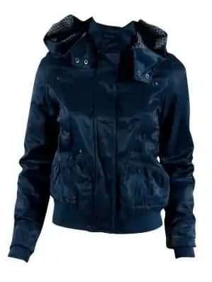 Kadınlar İçin Yarım Mont Modası: Şıklık ve Konforu Bir Arada Sunan Kış Parçası