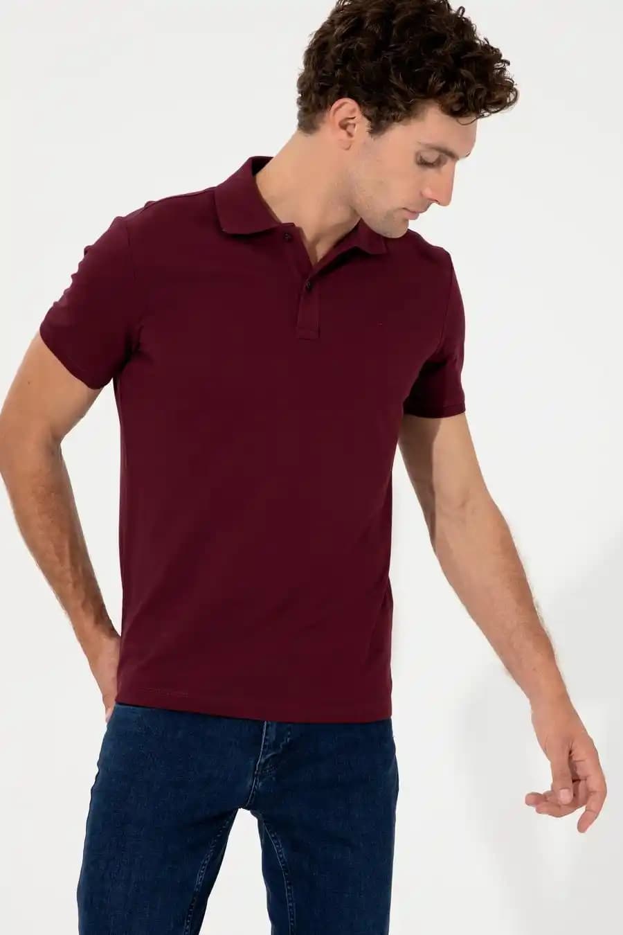 Moda Dünyasında T-shirt Seçimi ve Kombinasyonları: Kendini İfade Etmenin En Etkili Yolu