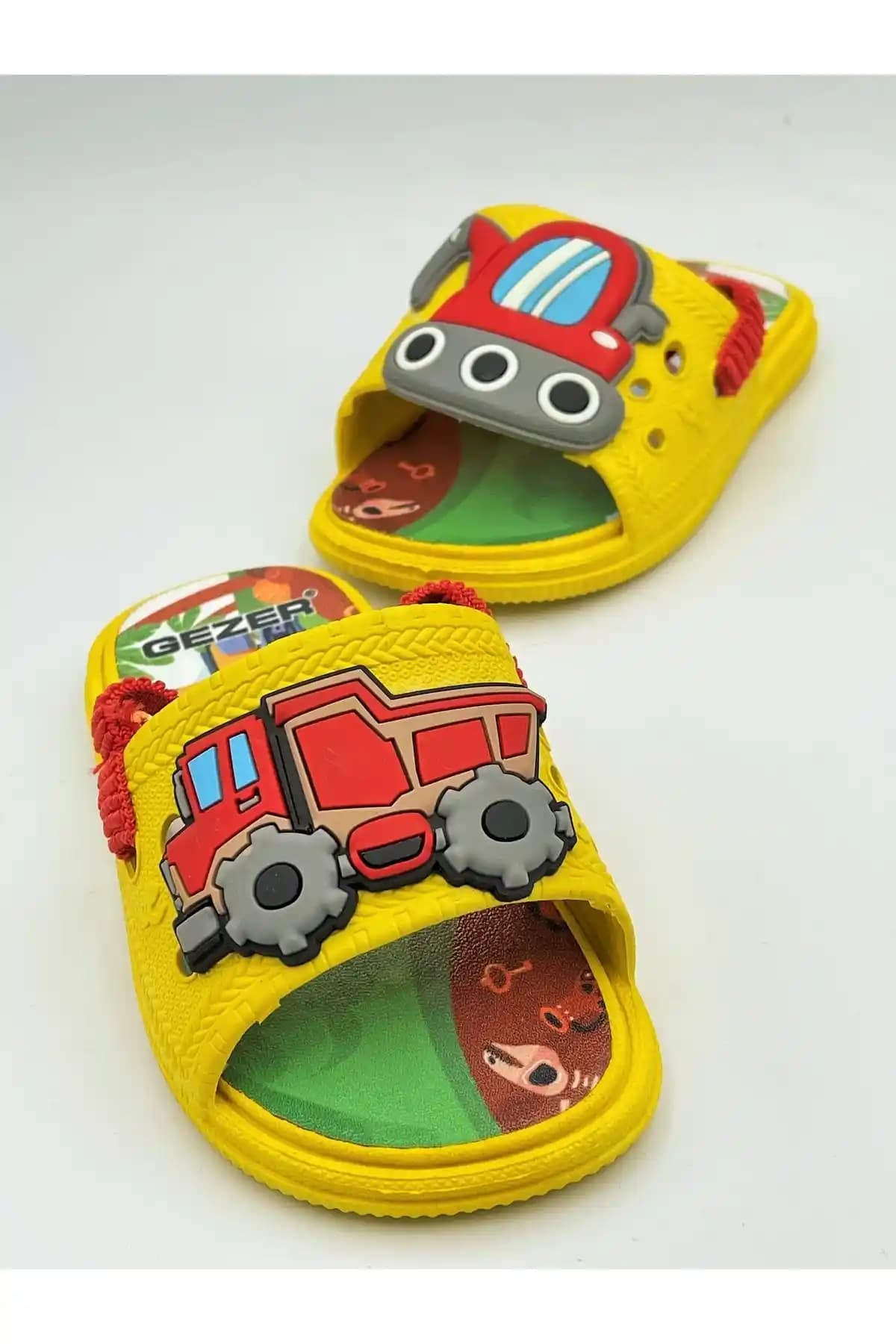 Moda Dünyasında Terlik Bebekler: Rahatlık ve Şıklığın Mükemmel Buluşması