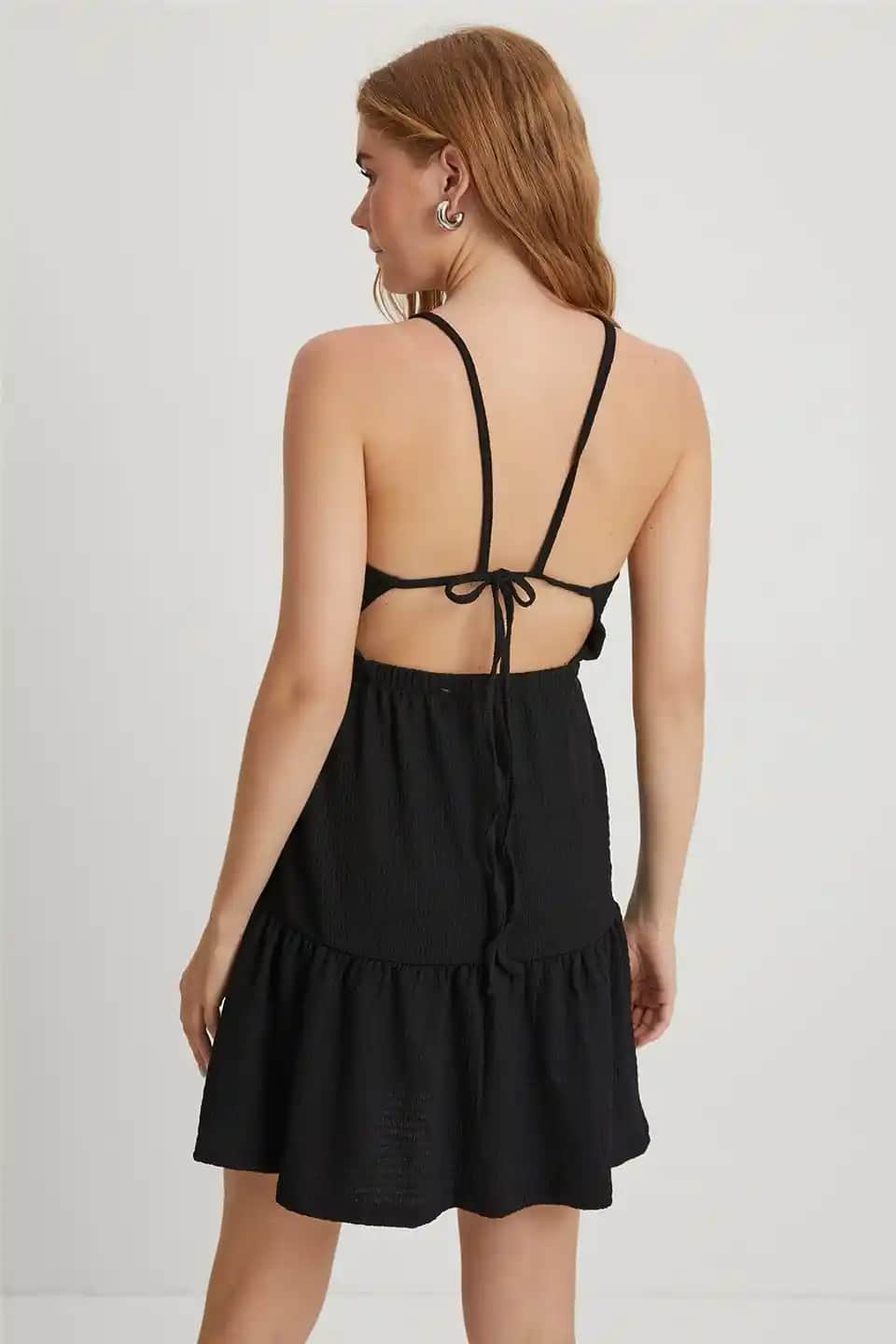 Örme Elbise Modelleri: Güncel Trendler ve Stil İpuçlarıyla Şıklık