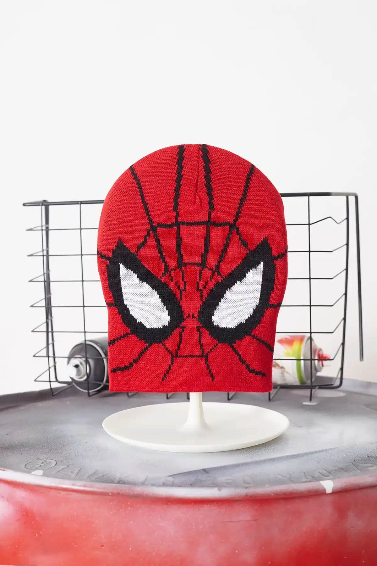 Örümcek Adam Atkı Bere Takımı: Günlük Şıklık ve Fonksiyonellik İçin Modern Moda Seçeneği