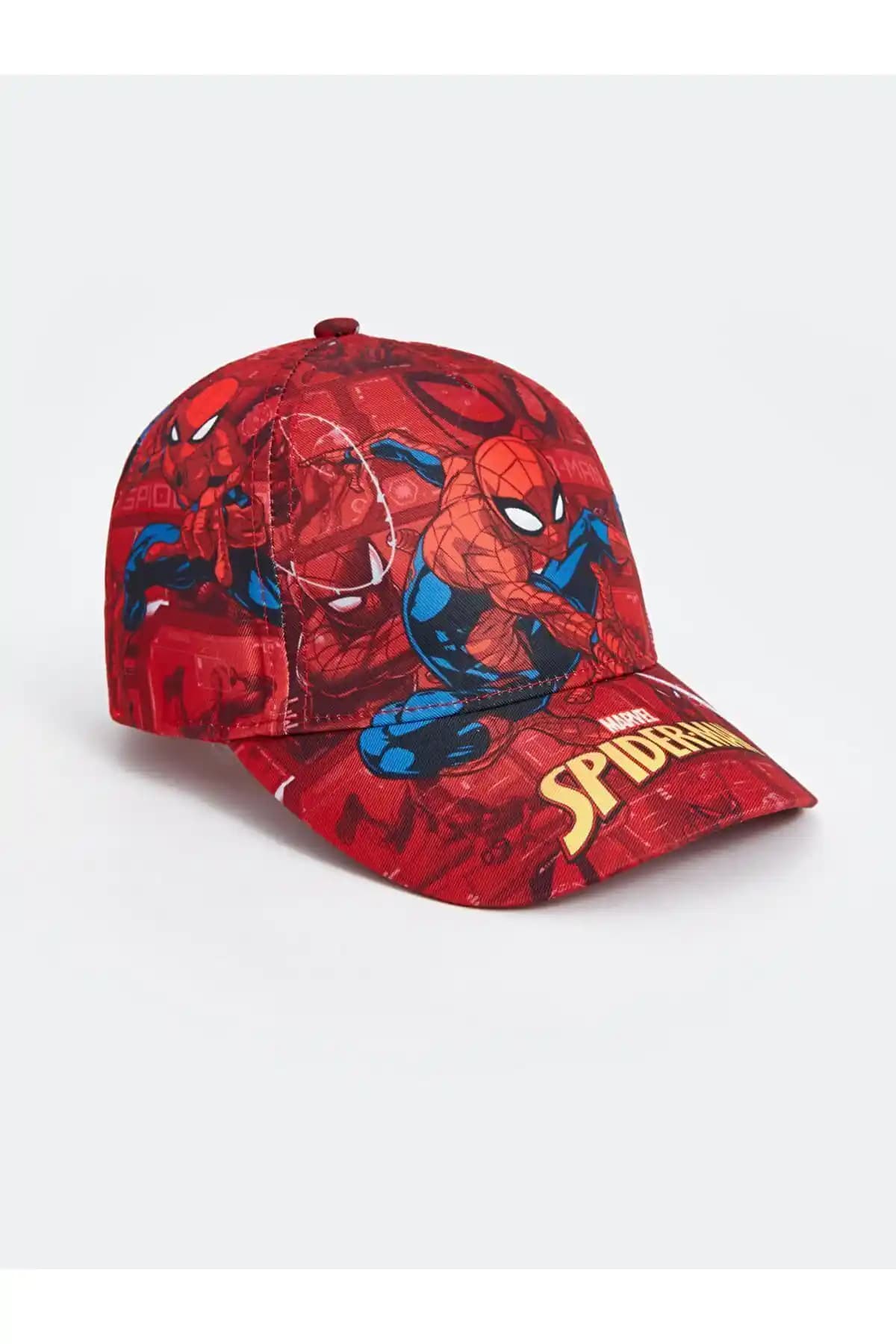 Örümcek Adam Şapkası Moda Dünyasında Çizgi Roman Karakterlerinin Popülerliği ve Trendleri