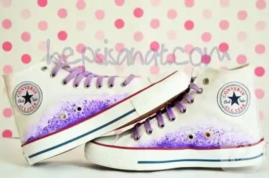 Özel Tasarım Converse ile Kendi Tarzınızı Yansıtmanın Yolları ve Moda Dünyasında Fark Yaratma