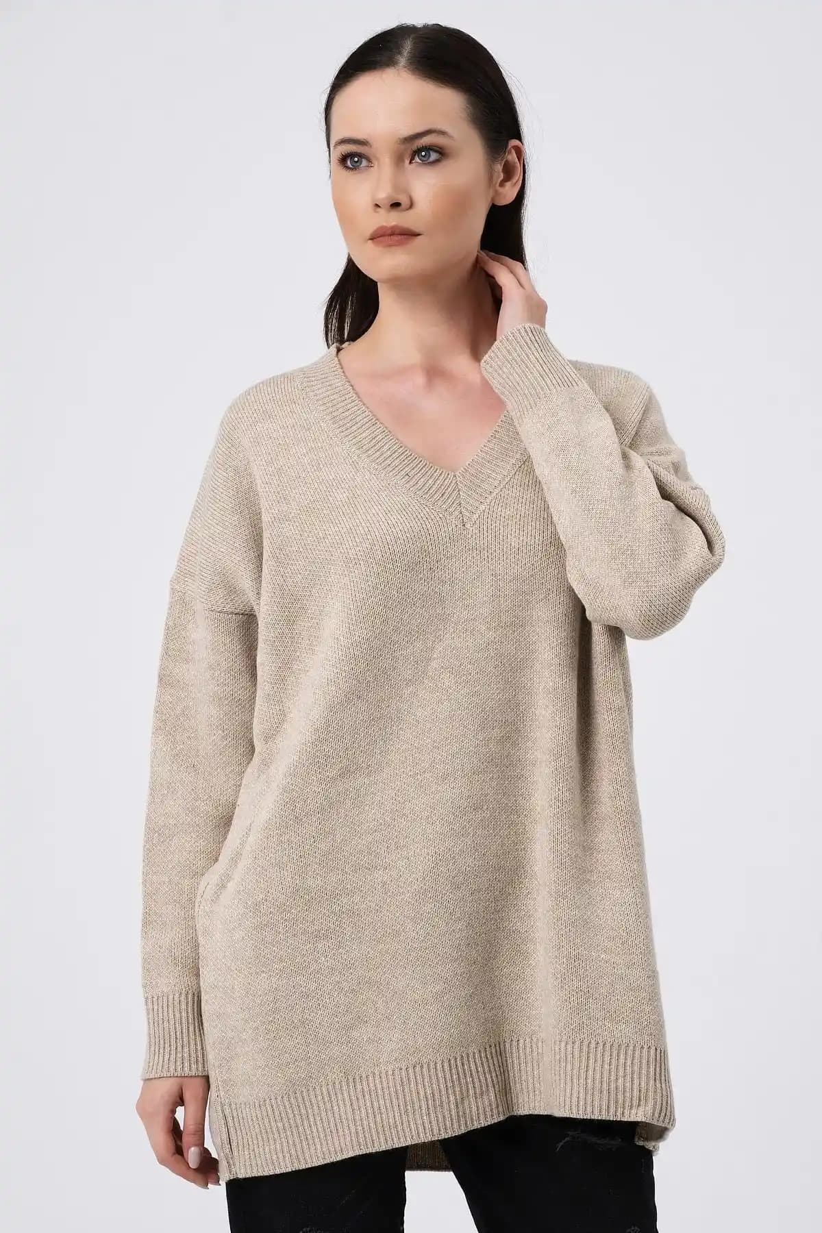 Salaş Triko Kazaklar: Rahatlık ve Şıklığın Modern Moda Trendlerindeki Yeri