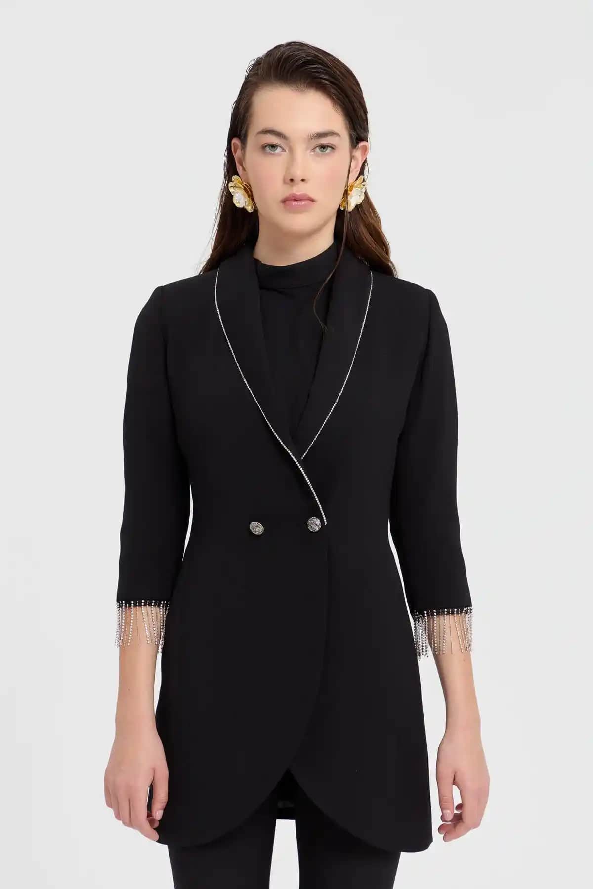 Şık Ceketler: Moda Trendleri ve Kombinasyon Önerileriyle Stilinizde Fark Yaratın