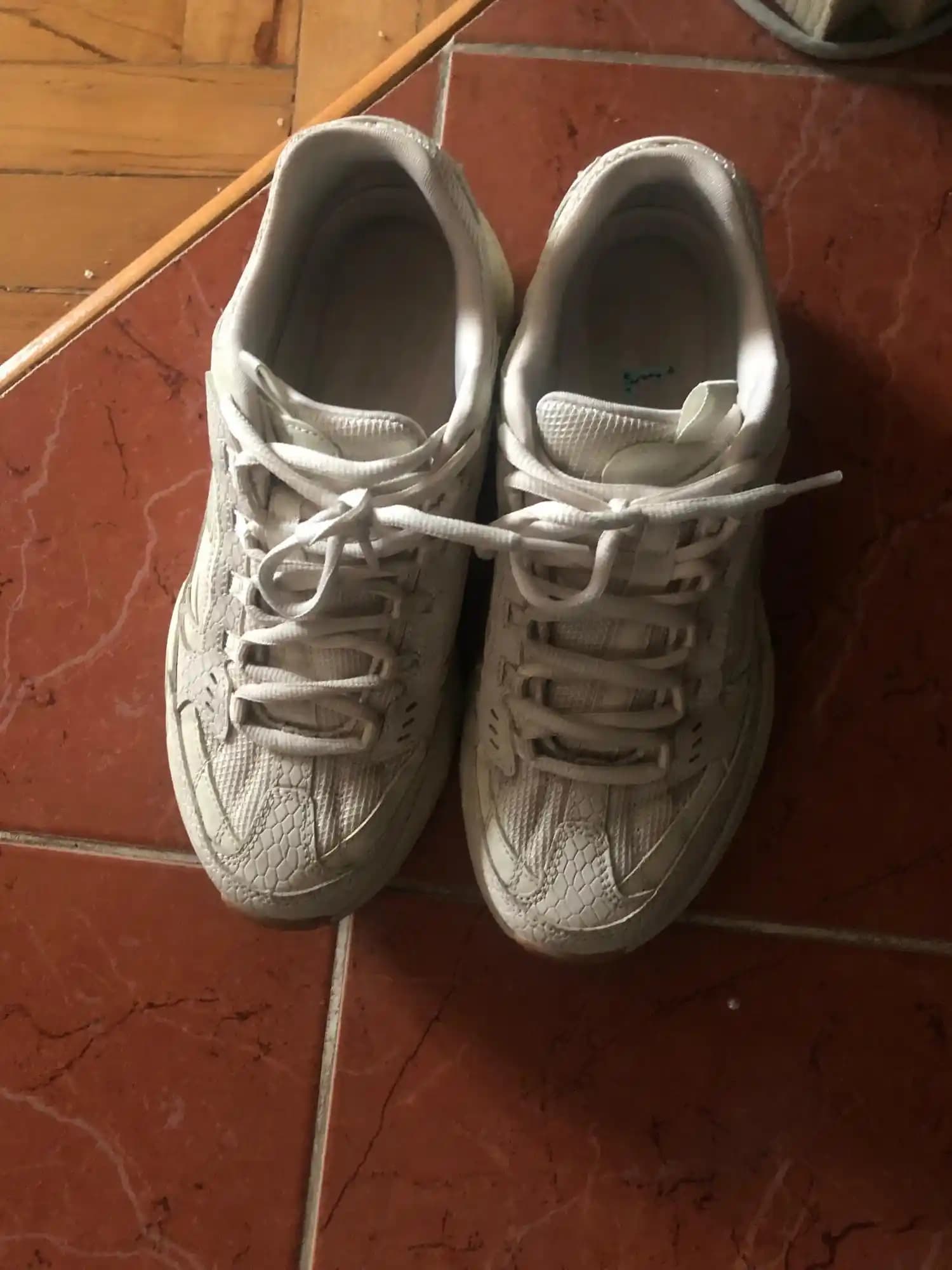 Spor Ayakkabısında Baş Parmak Vurması Sorunu ve Ayak Sağlığı İpuçları