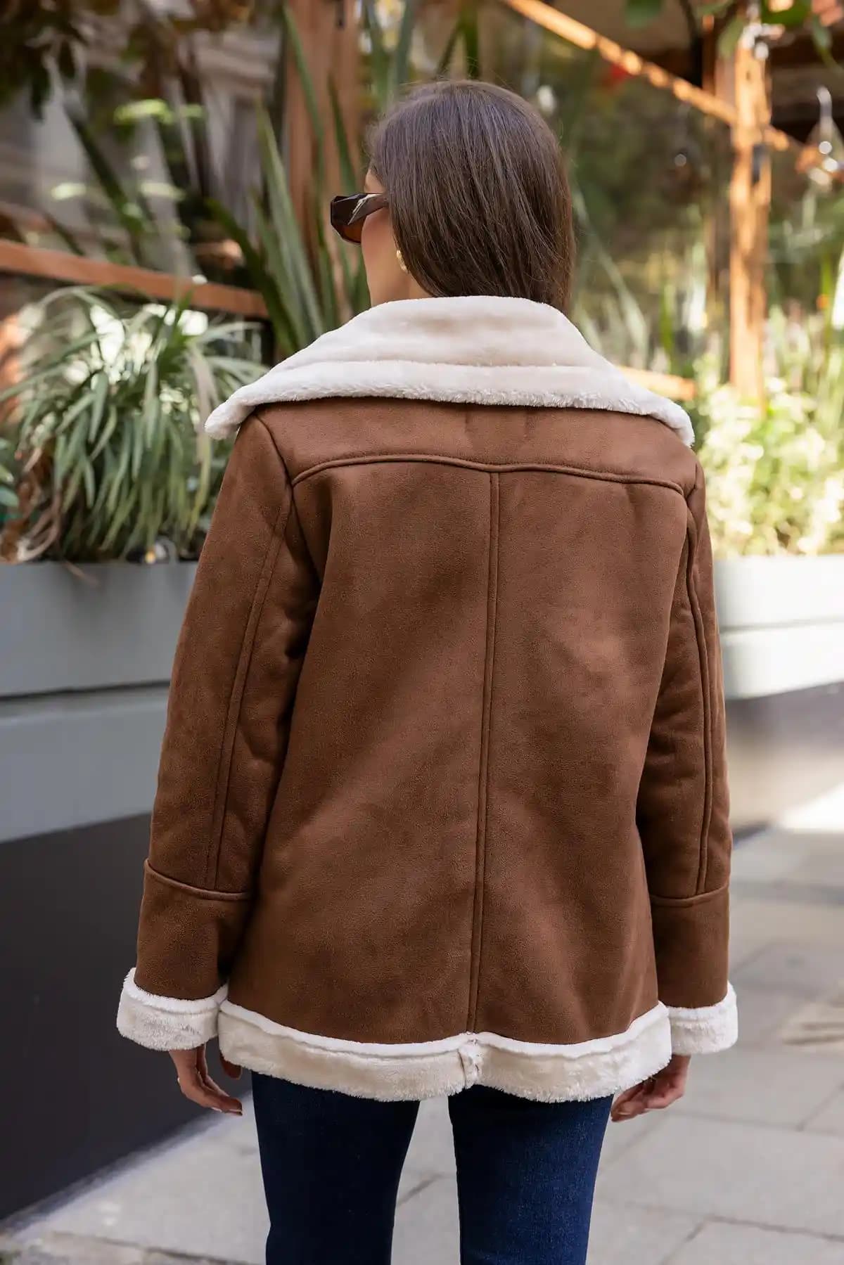 Süet İç Kürklü Montlar Moda Trendleri ve Stil İpuçlarıyla Kombinasyon Rehberi