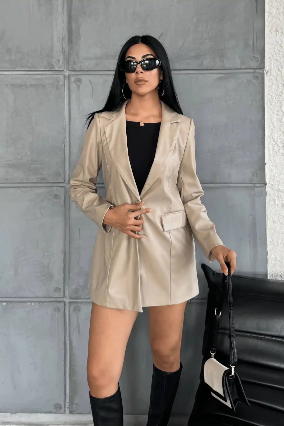 Suni Deri Blazerlar: Sürdürülebilirlik ve Şıklığın Modern Buluşması