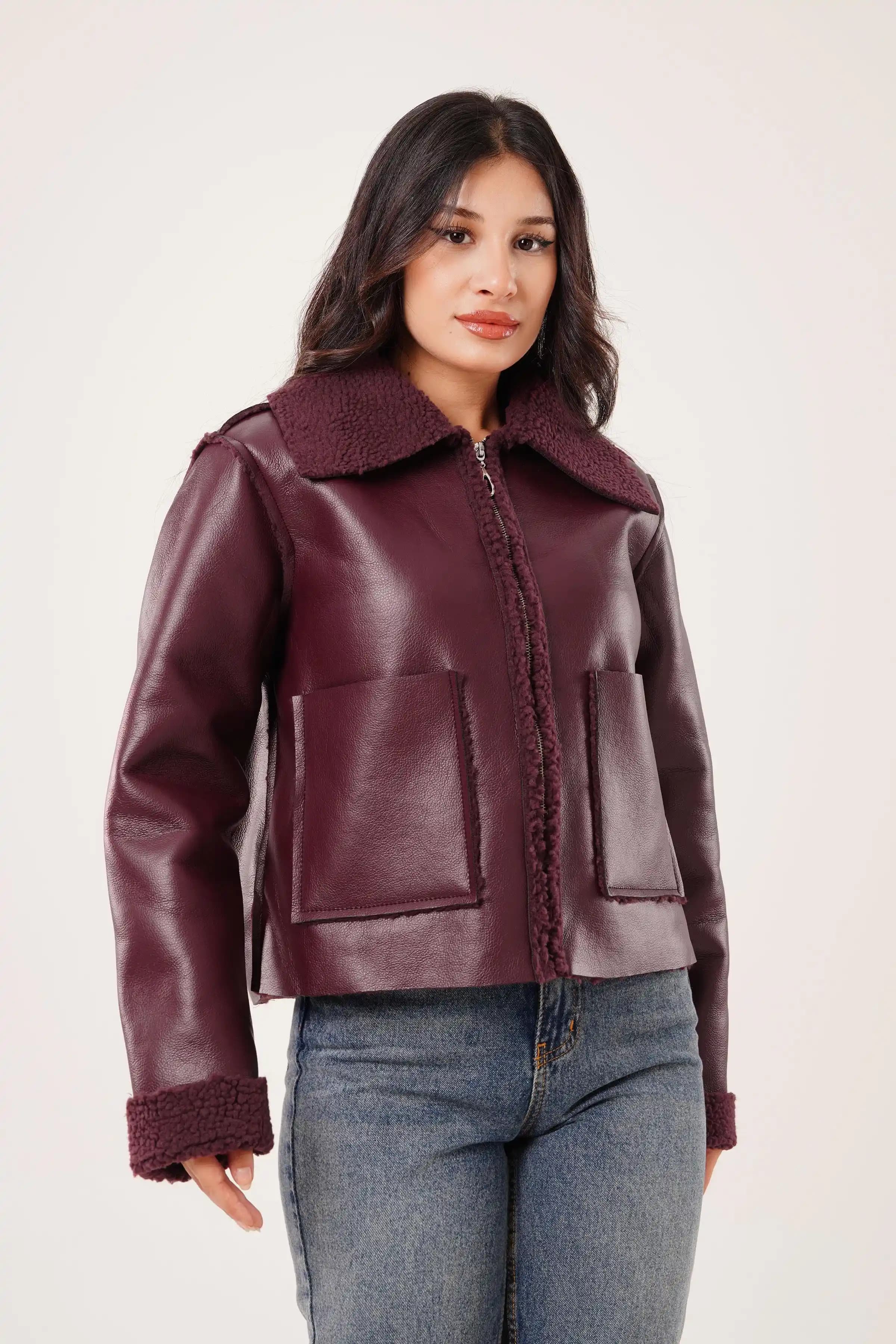 Suni Kürklü Deri Ceketler: Moda Trendleri ve Kombinasyon İpuçları