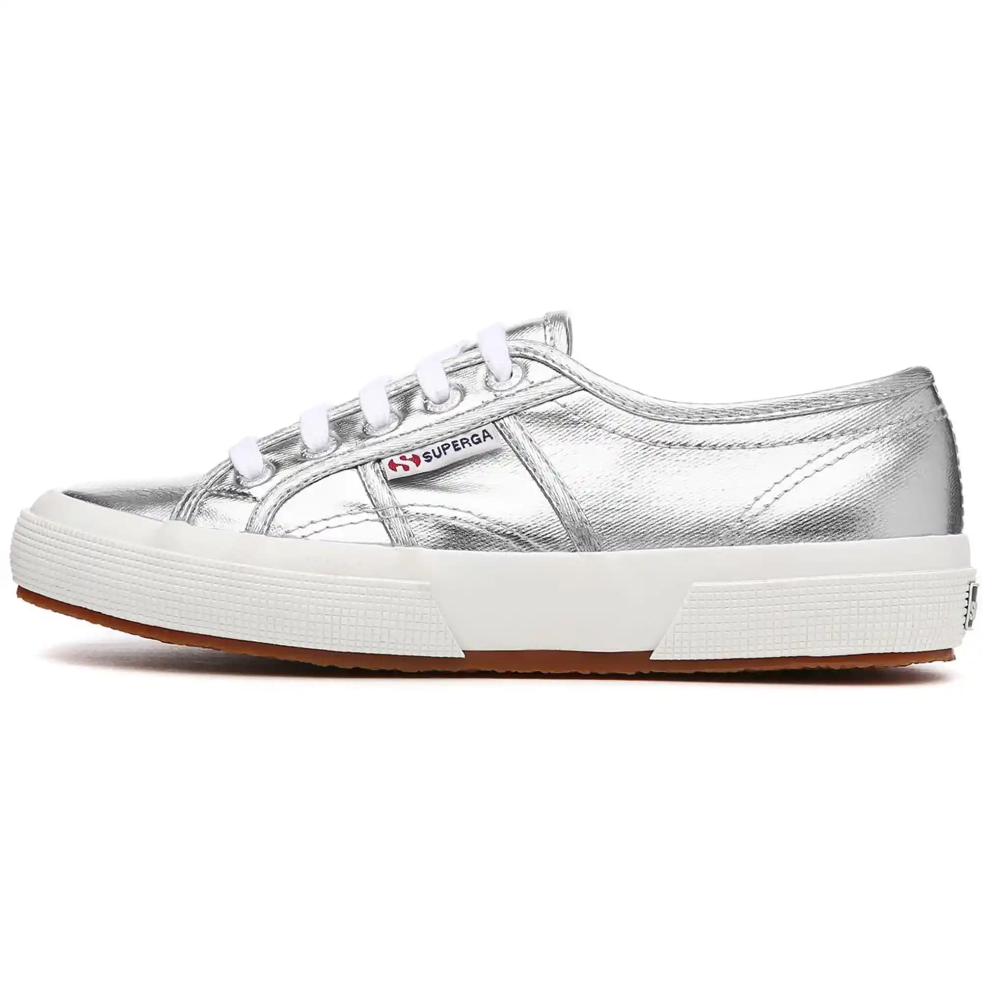 Süperga Bayan Modasında Güncel Trendler ve Stil İpuçları 2023