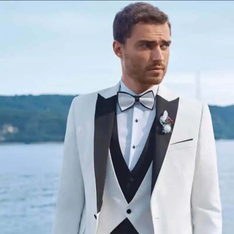 Süvari Smokinin Tarihi, Tasarımı ve Güncel Moda Trendleri Hakkında Detaylı Bilgi