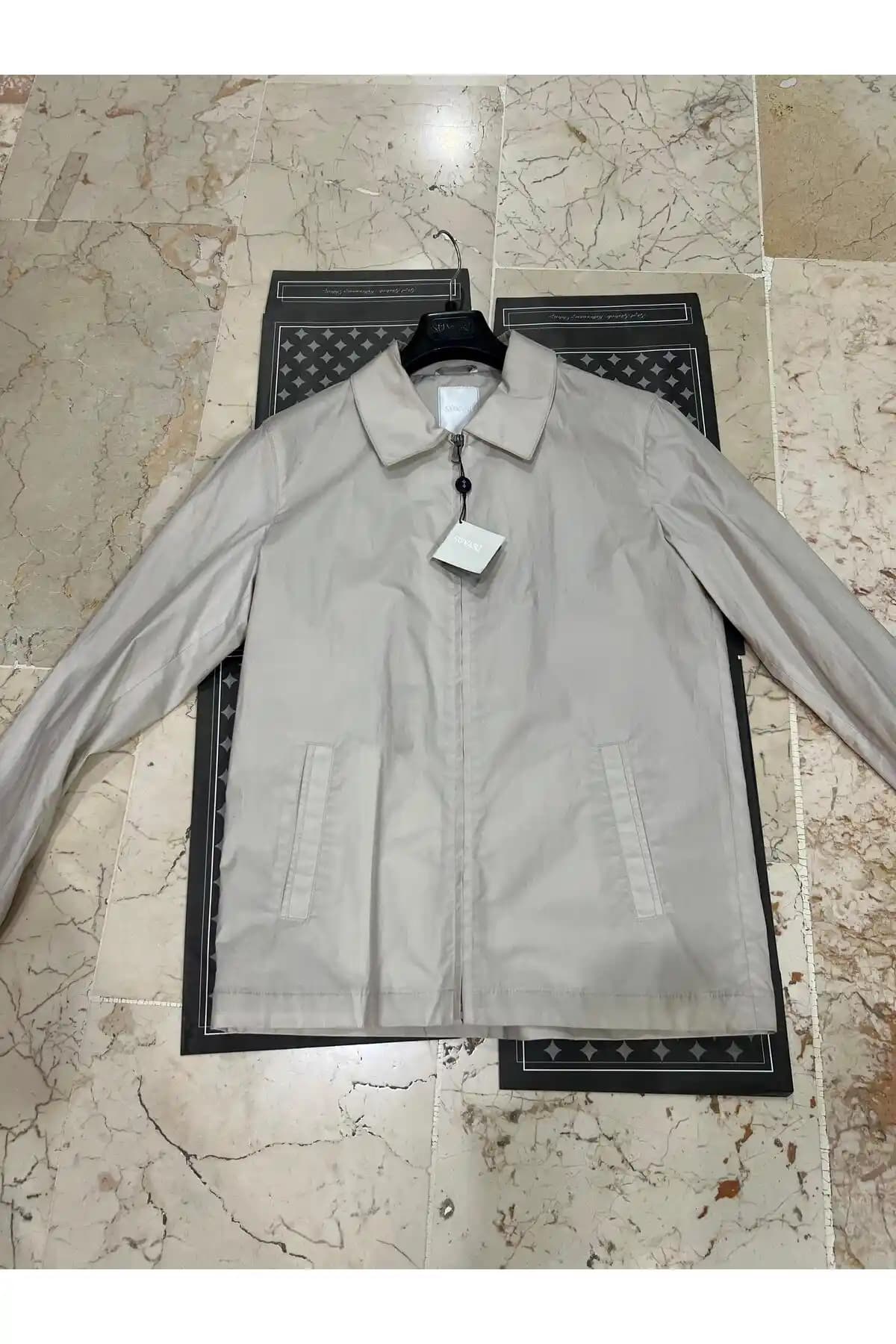 Süvari Tarzı Mevsimlik Montlar: Moda ve Fonksiyonelliğin Birleşimi