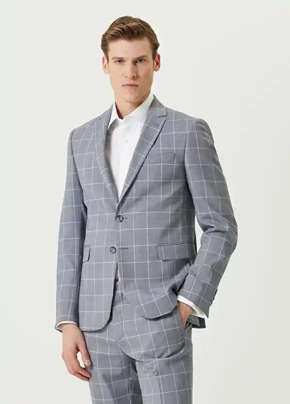 Takım Elbise Kareli Desenler: Moda Tarihçesi ve Güncel Stil Önerileri