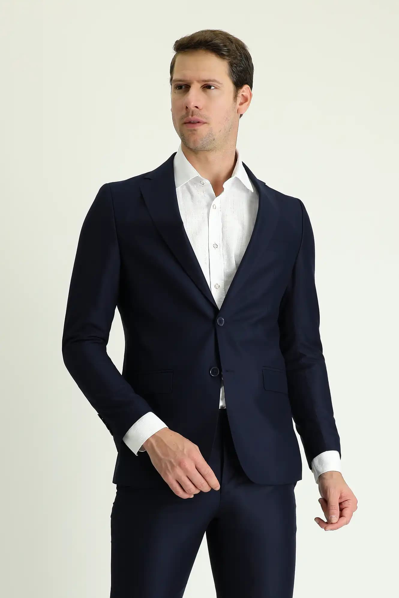 Takım Elbise Kol Boyu: Doğru Seçimle Şıklığınızı Artırın ve Stilinizde Fark Yaratın