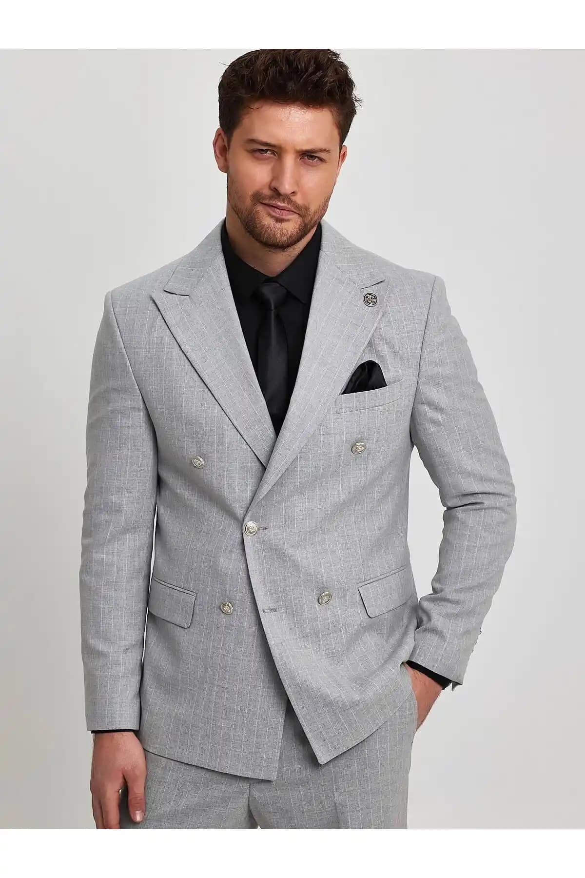 Takım Elbise Modasında Güncel Trendler ve Özellikler Hakkında Kapsamlı Bilgi