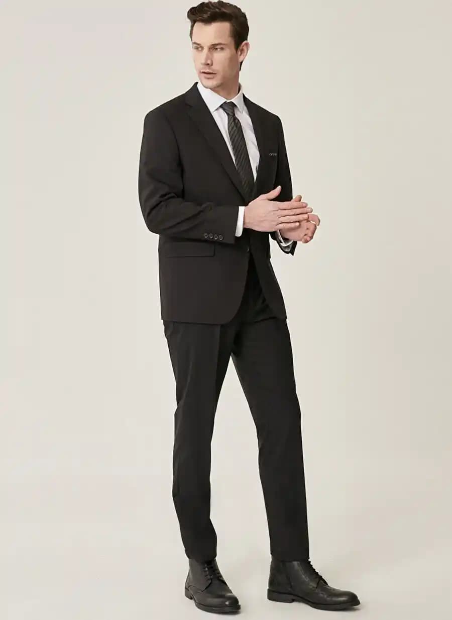 Takım Elbise Seçiminde Dikkat Edilmesi Gerekenler ve Boyner'in Güncel Modelleri