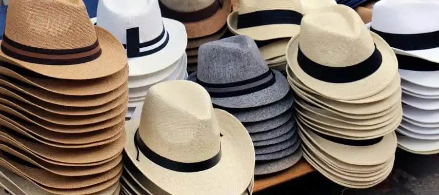 Takım Elbise ve Fötr Şapka: Klasik ve Modern Stil Buluşması