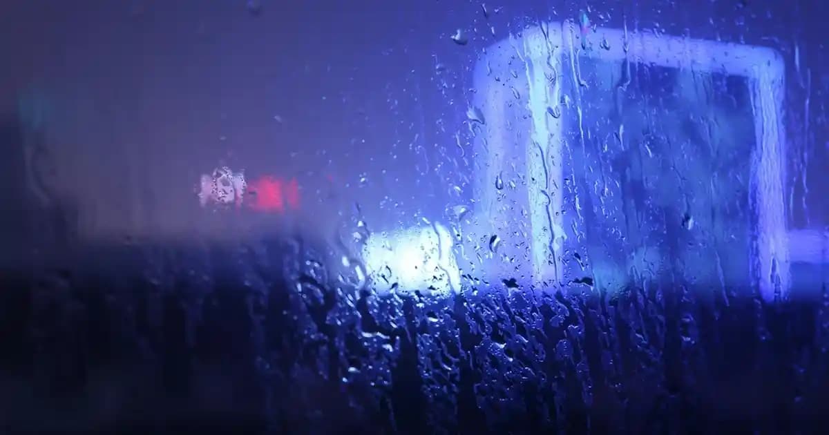 Takım Elbise ve Mizahın Eğlenceli Buluşması Moda Dünyasında Yenilikçi Tasarımlar ve Trendler