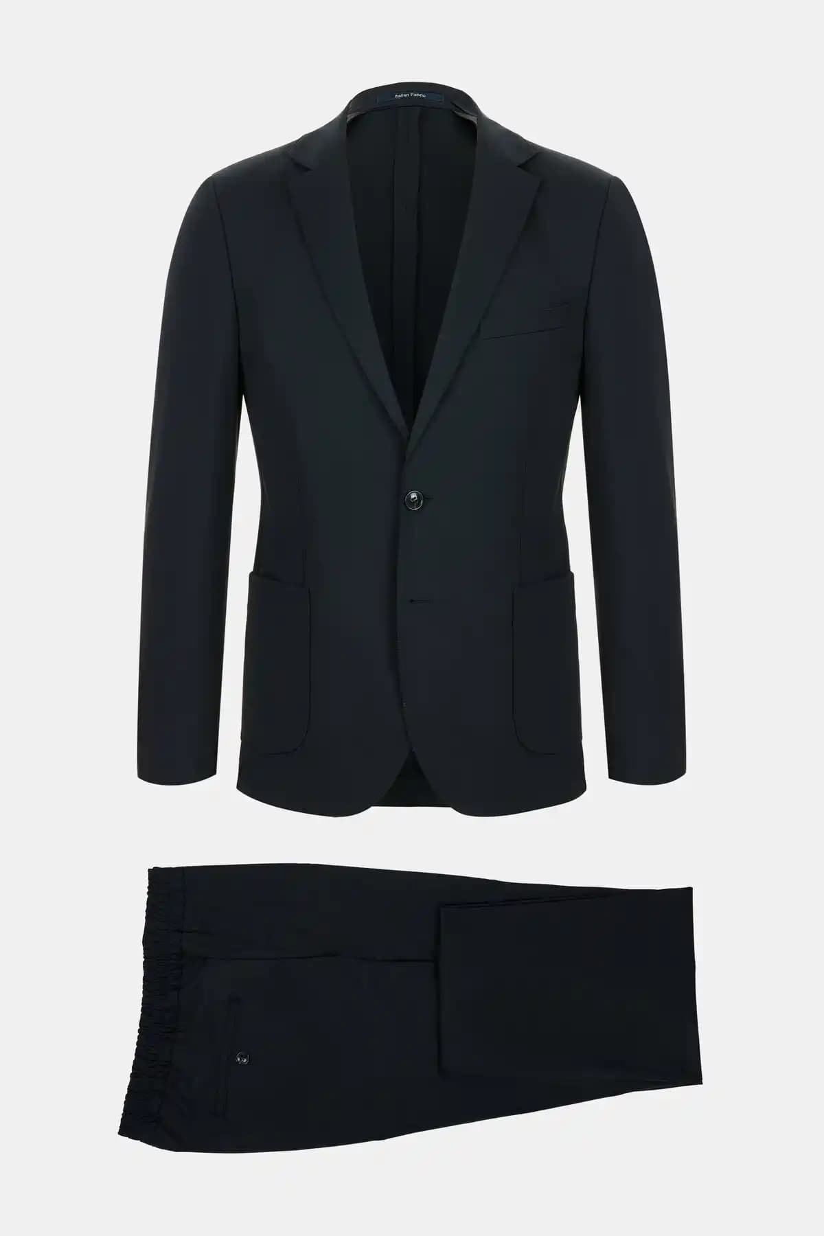 Takım Elbisenin Moda Dünyasındaki Yeri ve Güncel Trendler Hakkında Kapsamlı Bilgi