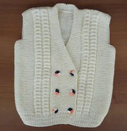 Tek Renk Yelek Modelleri: Moda Dünyasında Zamansız Şıklık ve Kombin İpuçları