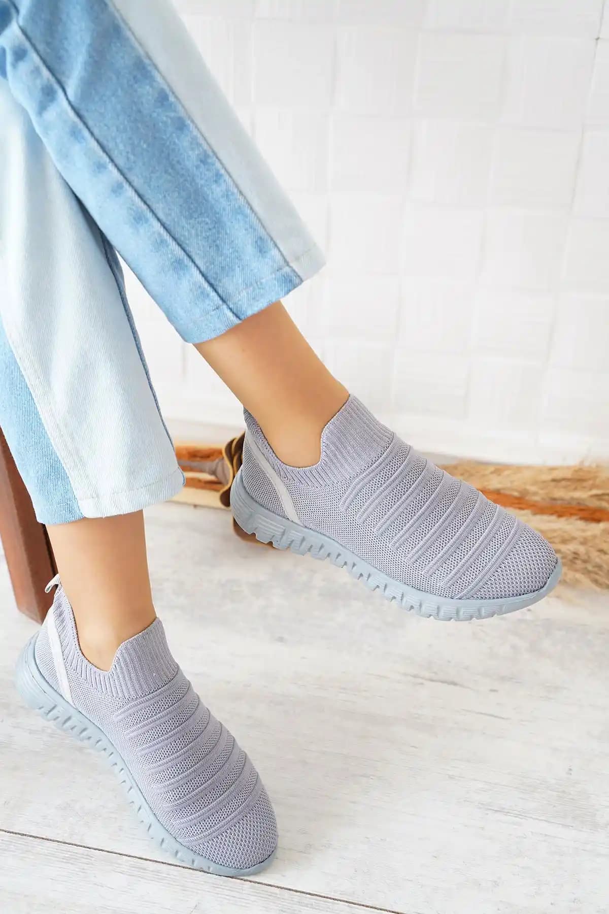 Tekstil ve Ayakkabının Moda Dünyasındaki Yeri ve Güncel Trendler Analizi