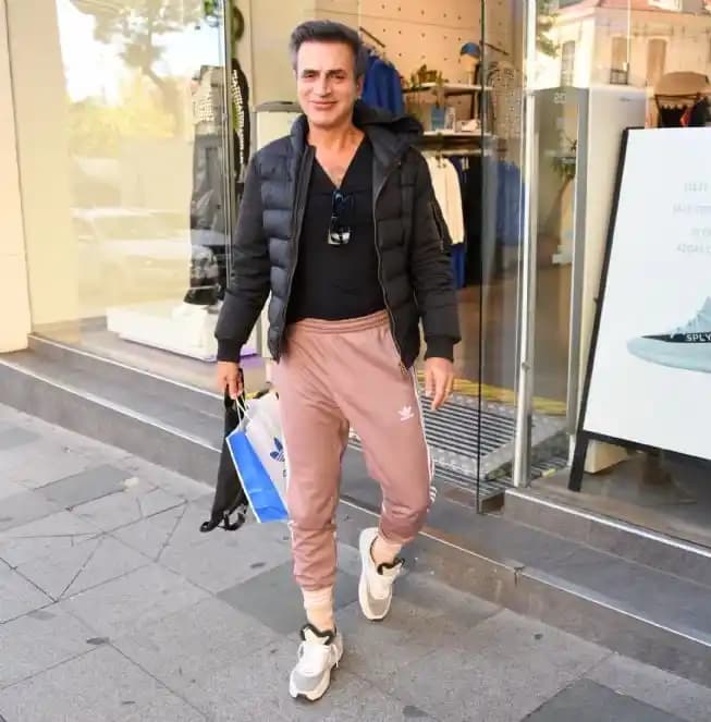 Teoman Eşofman ve Moda Dünyasında Rahatlık ile Şıklığın Buluşması