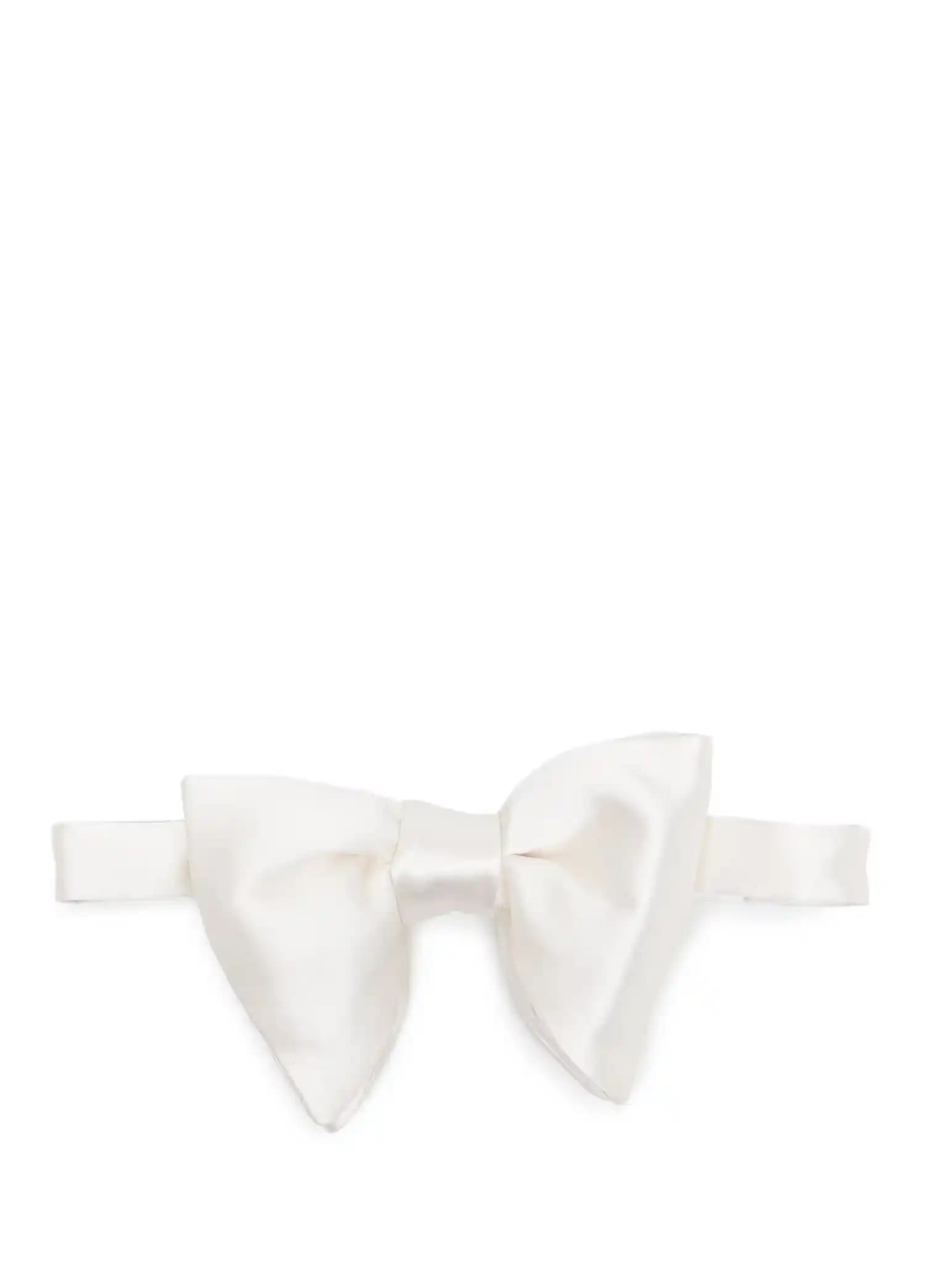 Tom Ford’un Papyon Tasarımlarıyla Modern Şıklık ve Moda Trendleri Analizi