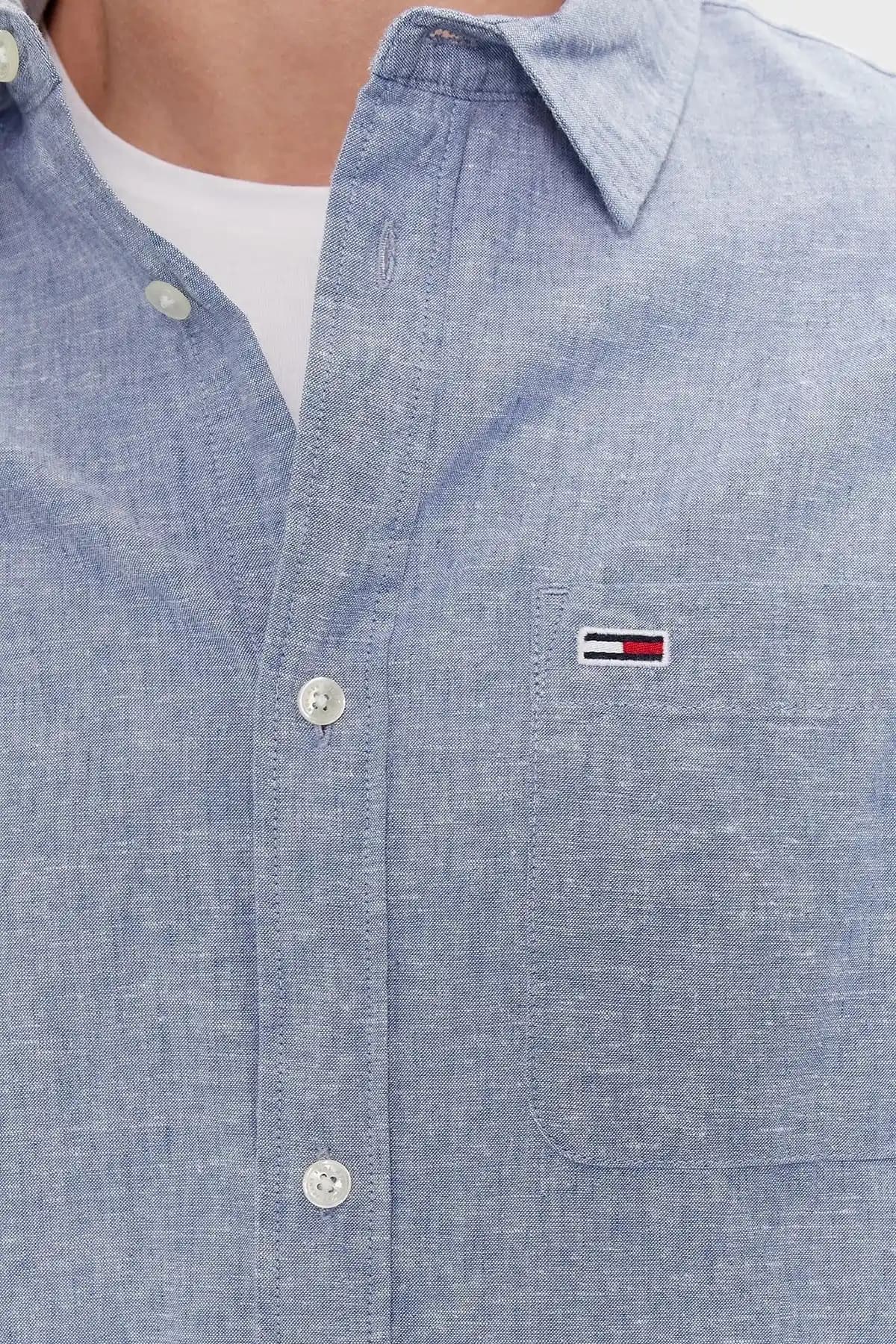 Tommy Gömlek Modasında Zamansız Şıklık ve Güncel Trendler Analizi