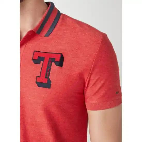 Tommy Hilfiger Erkek Polo Tişörtleri: Şıklık ve Rahatlığın Modern Buluşması