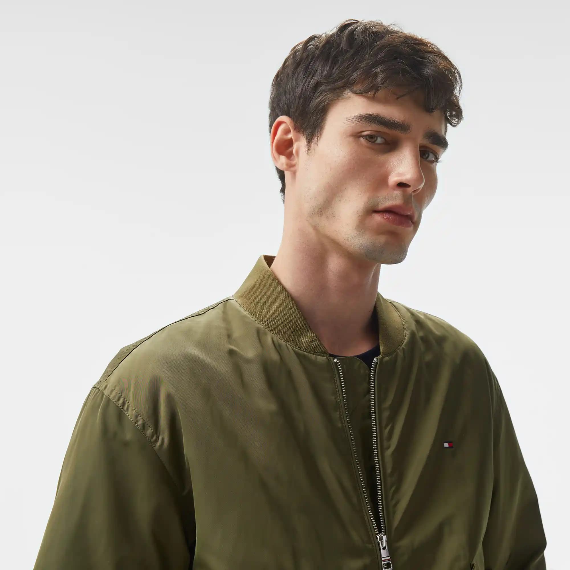 Tommy Hilfiger ve Yeşil Rengin Moda Dünyasındaki Yeri ve Trendleri