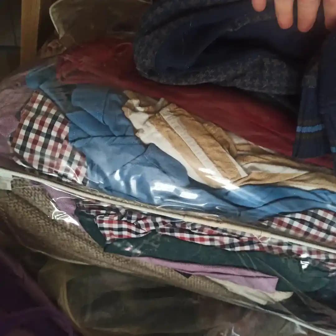 Toptan İkinci El Kıyafetler: Sürdürülebilir Moda ve Ekonomik Alışveriş Seçenekleri