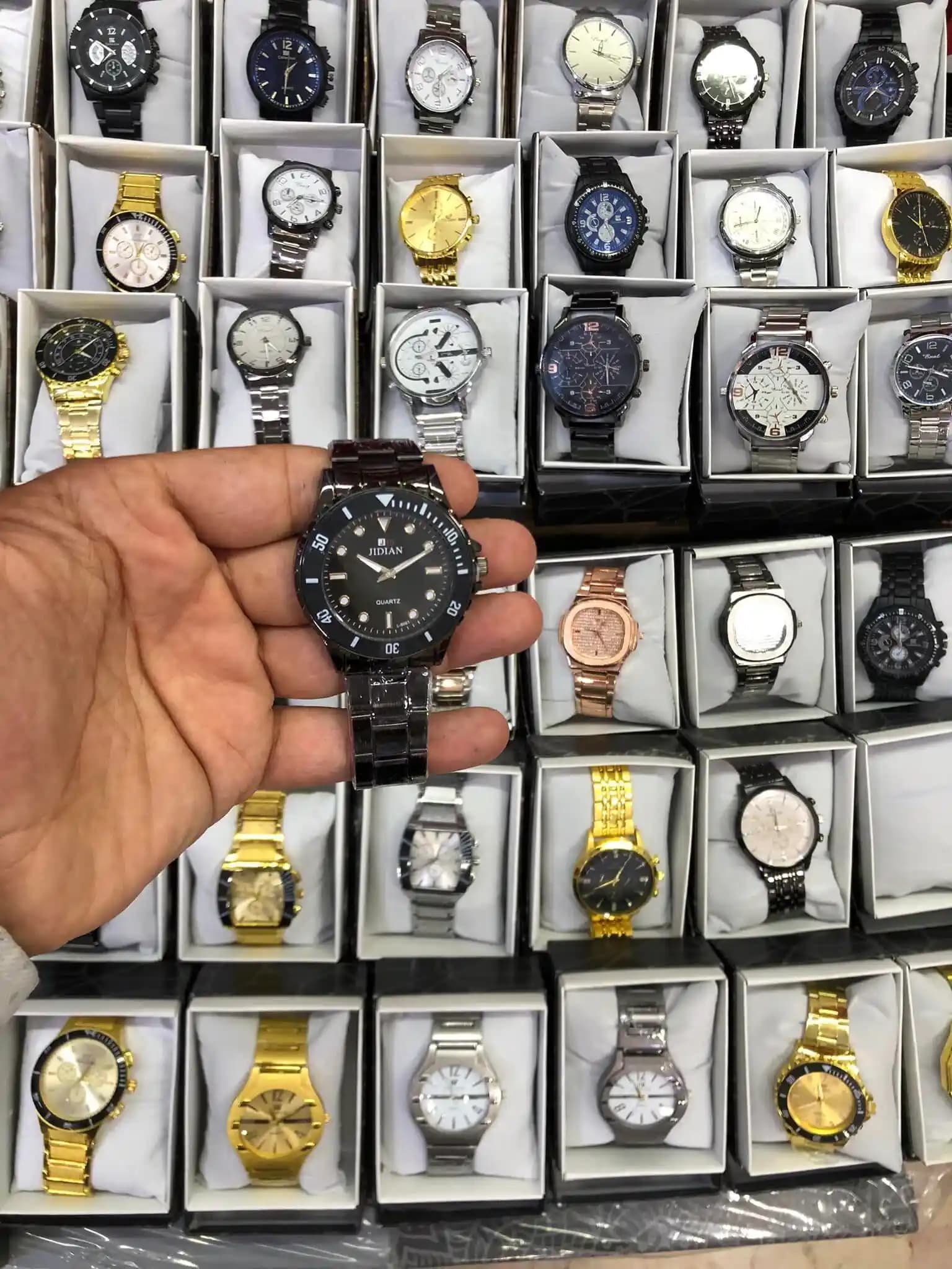 Toptan Kol Saatleri Modada Ekonomik ve Şık Bir Alternatif Olarak Öne Çıkıyor