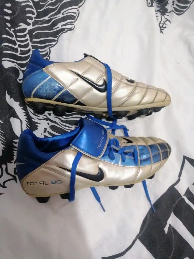 Total 90 Kramponlar Moda ve Sporun Buluşma Noktasında Güncel Trendler ve Kombinasyon İpuçları