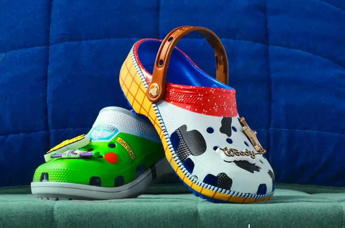 Toy Story Temalı Crocs ile Moda Dünyasında Eğlence ve Yenilikçi Trendler