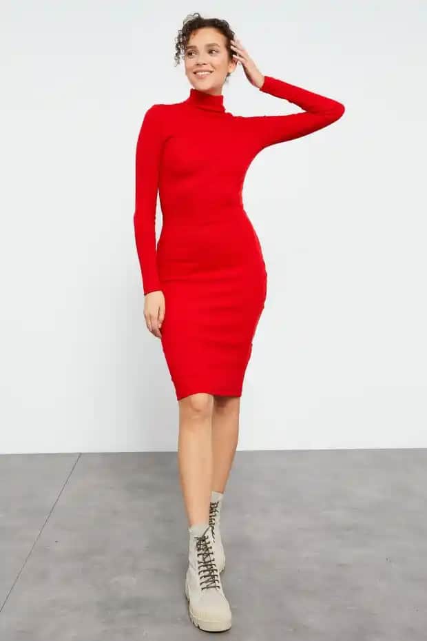 Triko Dar Elbise Modasında Güncel Trendler ve Kombinasyon İpuçları