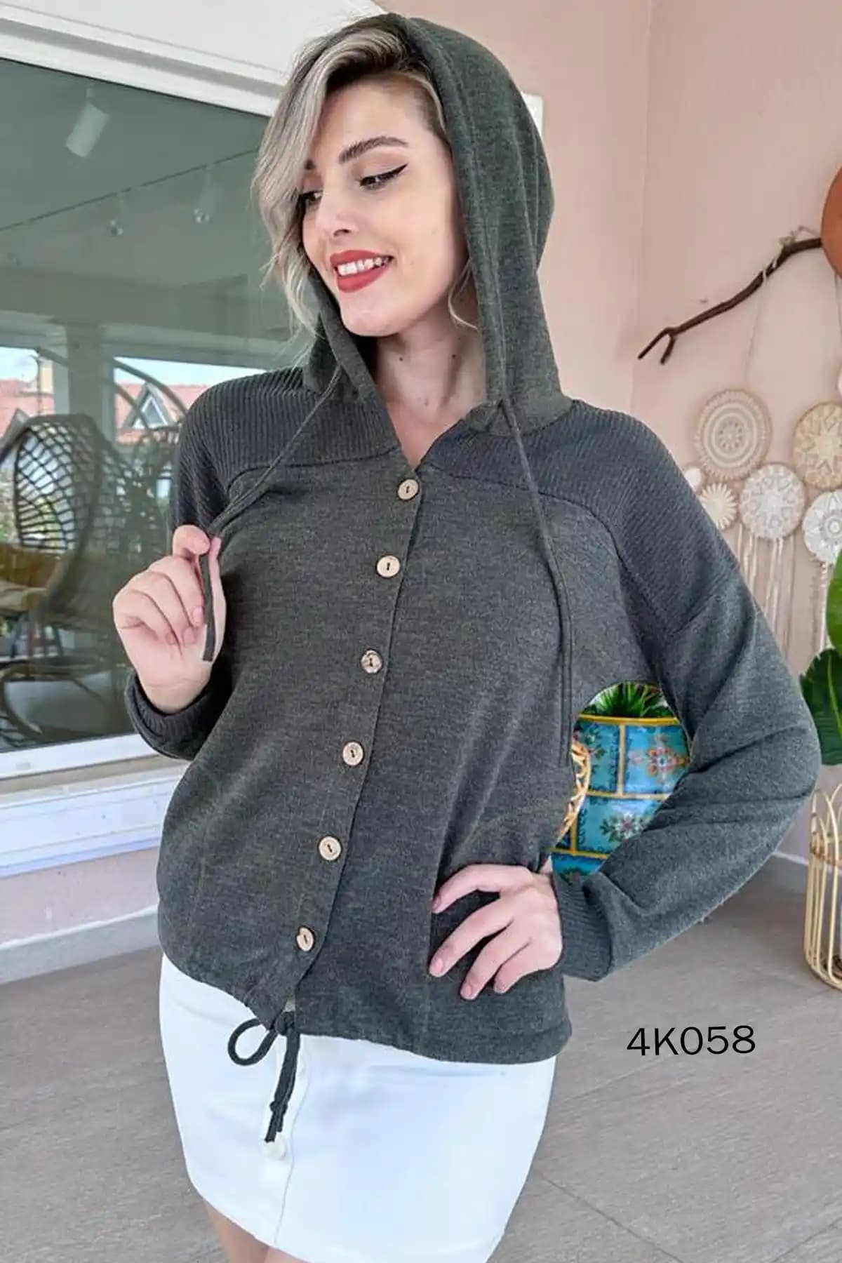 Triko Kapşonlu Hırka Modasında Güncel Trendler ve Kombinasyon İpuçları