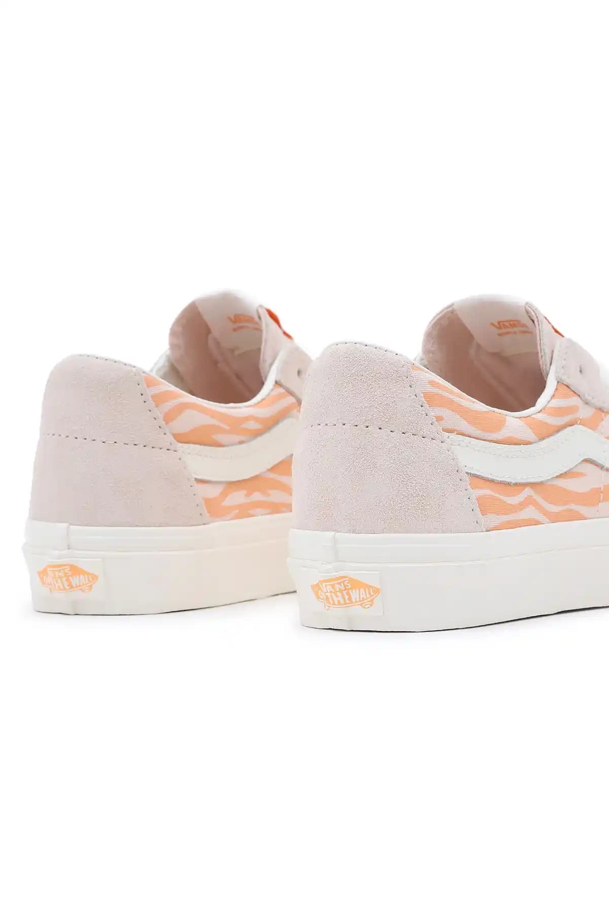 Turuncu Vans Kadın Koleksiyonlarıyla Renkli ve Şık Günlük Stil Önerileri