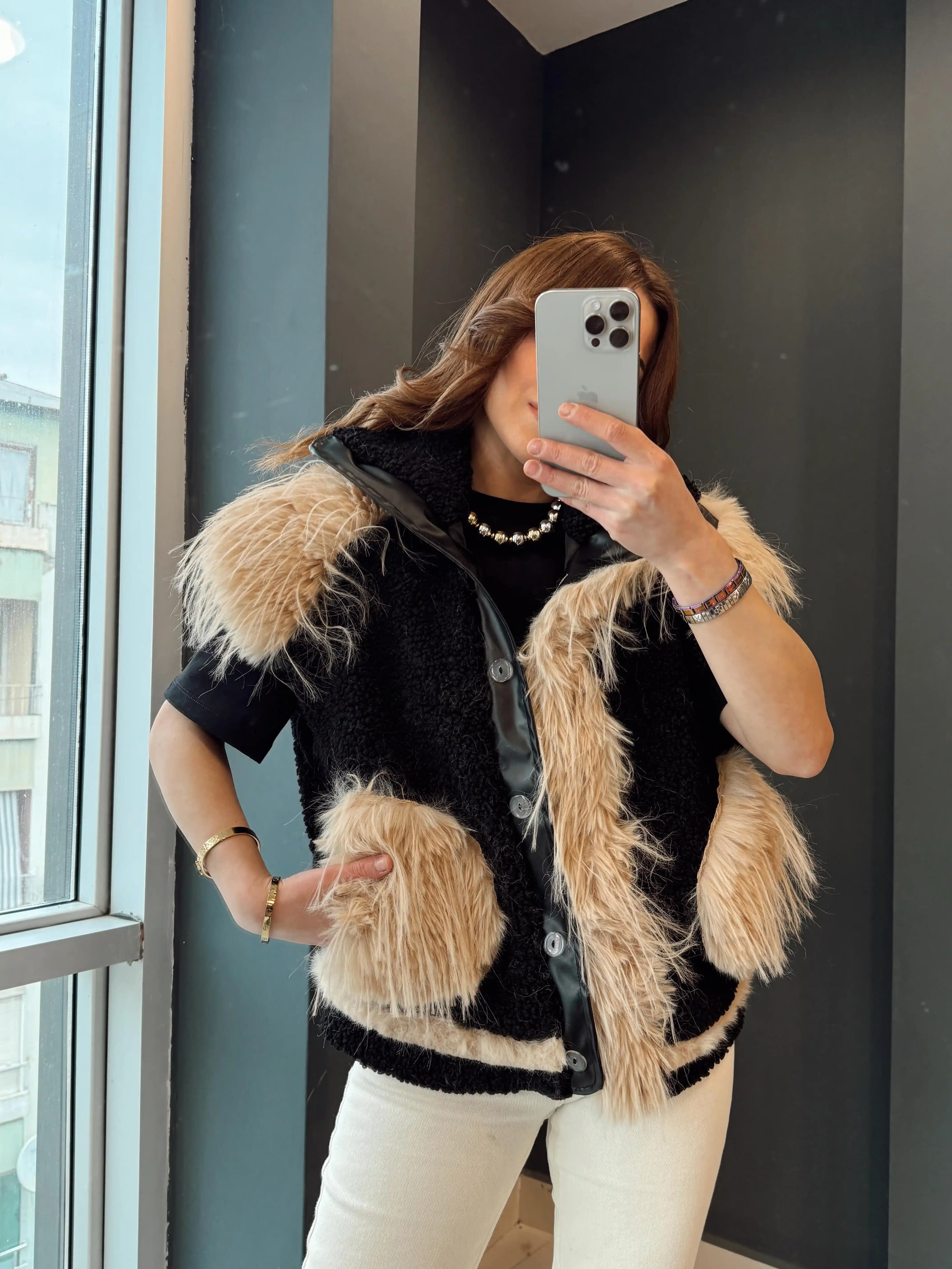 Tuylu Yelek Nedir? Moda Dünyasında Yenilikçi ve Şık Bir Tarz Seçeneği