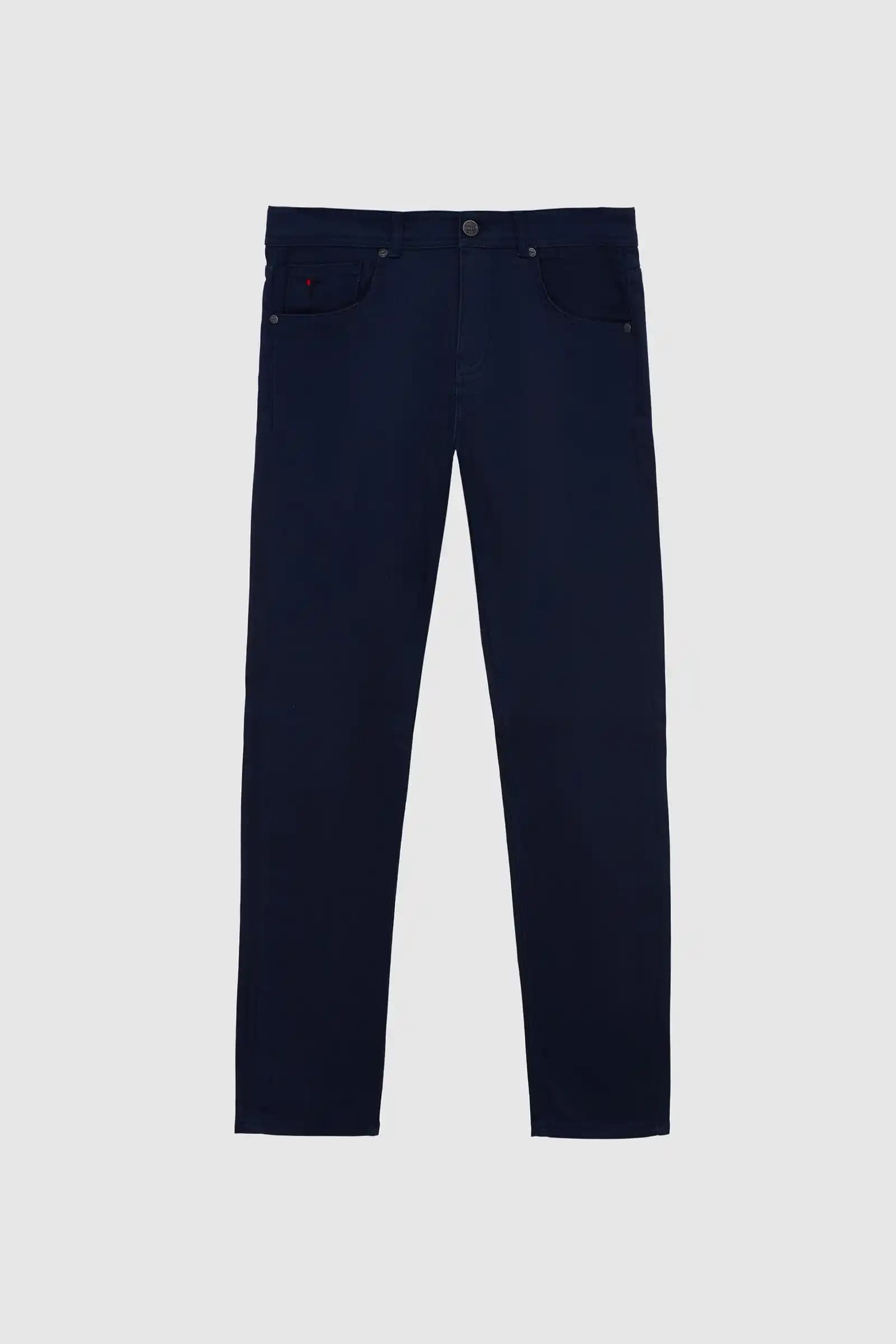 Tween Pantolonlarla Güncel Moda Trendlerini Yansıtan Rahat ve Şık Kombinasyonlar