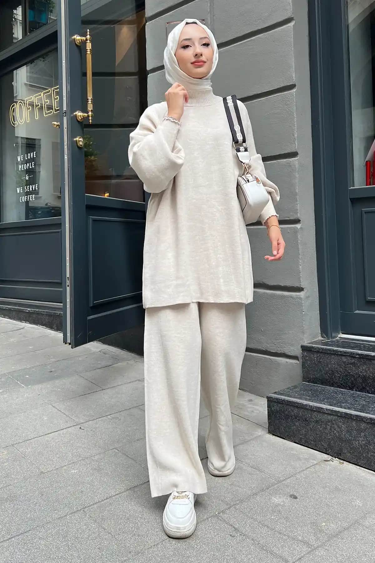 Ucuz Triko Takım Seçenekleriyle Şıklık ve Konforu Bütçenize Uygun Yakalayın