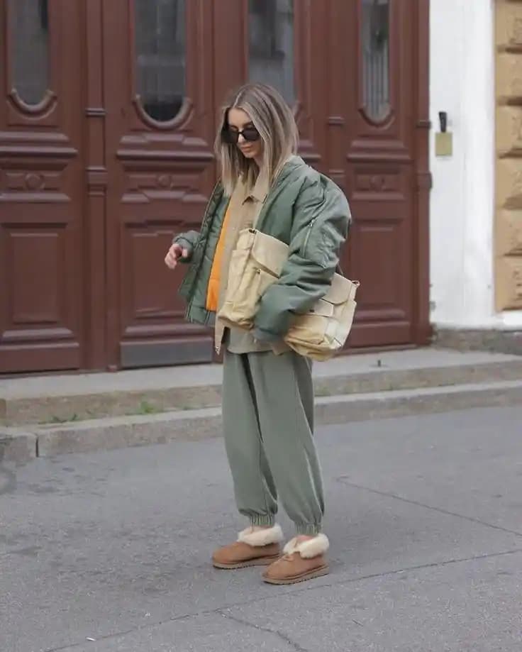 UGG Terlik Kombinasyonları: Rahatlık ve Şıklığın Modern Buluşması