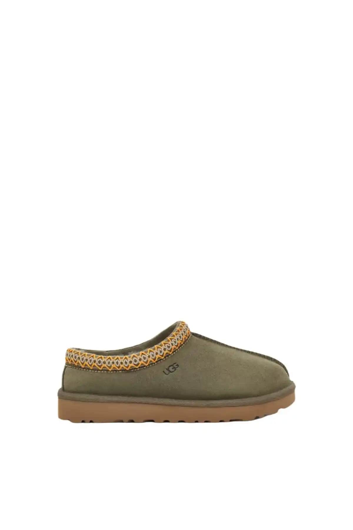 Ugg Tüylü Terlikler: Konfor ve Şıklığın Modern Buluşması