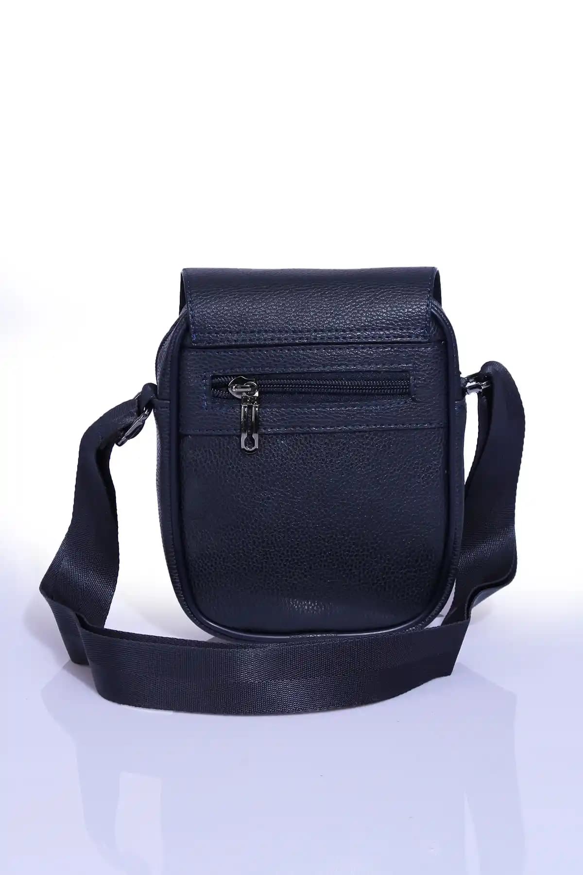 Us Polo Erkek Omuz Çantası: Şıklık ve Fonksiyonelliğin Bir Arada Sunulduğu Moda Detayı