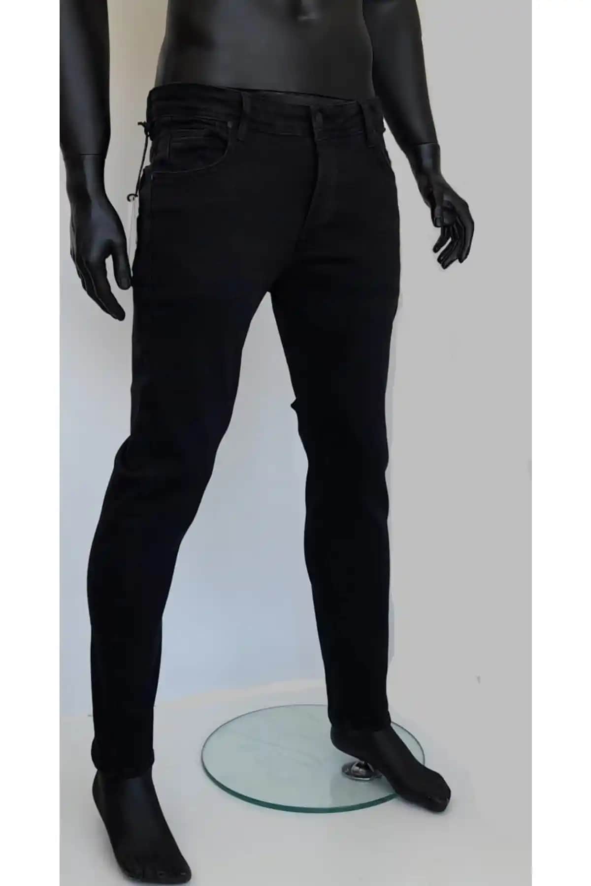 Ustop Kot Pantolon Nedir ve Moda Dünyasında Neden Bu Kadar Popüler