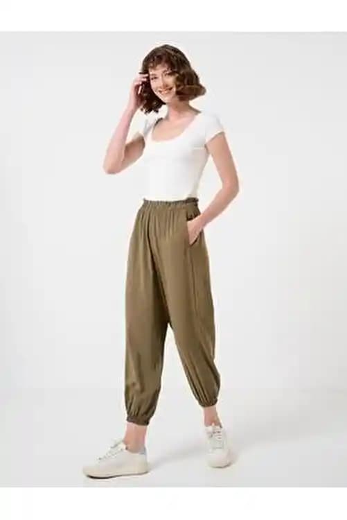 Üstü Bol, Altı Dar Pantolonlar: Güncel Moda Trendleri ve Stil İpuçları