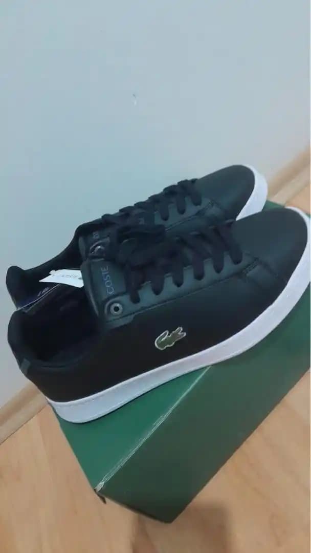 Üzerinde N Yazılı Ayakkabılar: Moda Dünyasında Kendini İfade Etmenin Yeni Yolu