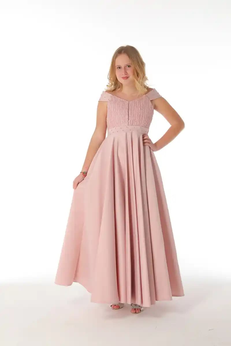 Uzun Genç Elbise Modelleri ve Stil Önerileri Moda Dünyasında Zarafetin Yeni Yüzü