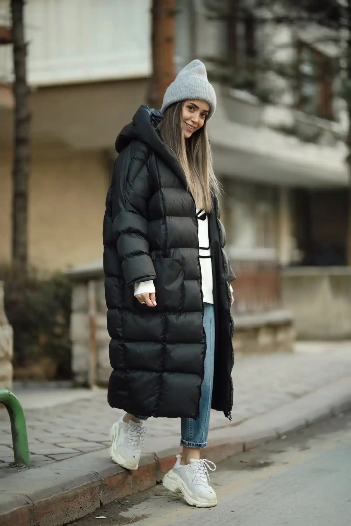 Uzun Şişme Montlar: Kış İçin Fonksiyonel ve Şık Seçenekler